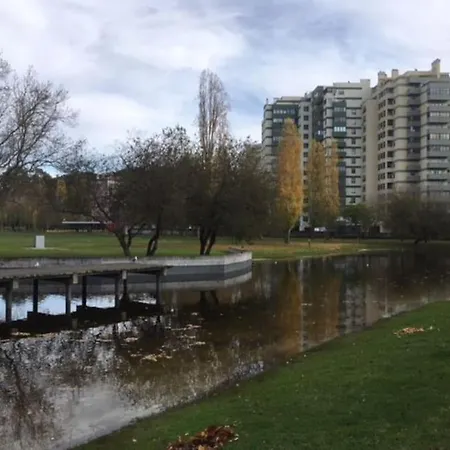 Charming Private Wc & Balcony Δωμάτια σε οικογενειακή κατοικία Lisboa