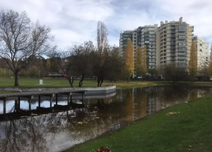 Charming Private Wc & Balcony Δωμάτια σε οικογενειακή κατοικία Lisboa